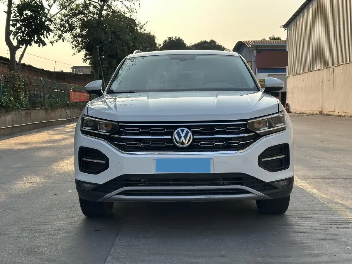 2019 Jeep Cherokee 2.0T 234HP L4 9AT,autocango,china used car exporter,china ev exporter,chinese used car exporter,chinese used ev exporter