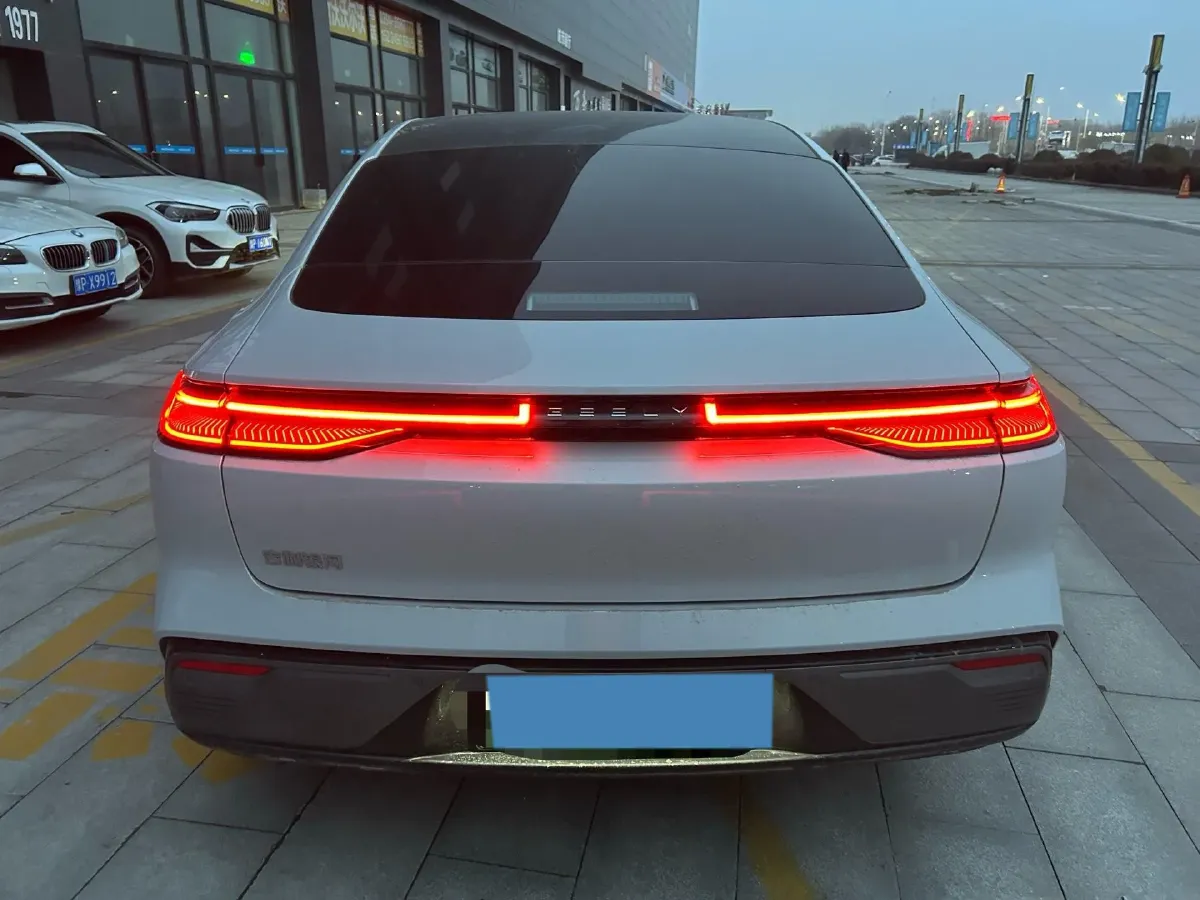 2025 Geely Galaxy Starshine 8 1.5L 112HP L4 1DHT PHEV,autocango,china used car exporter,china ev exporter,chinese used car exporter,chinese used ev exporter