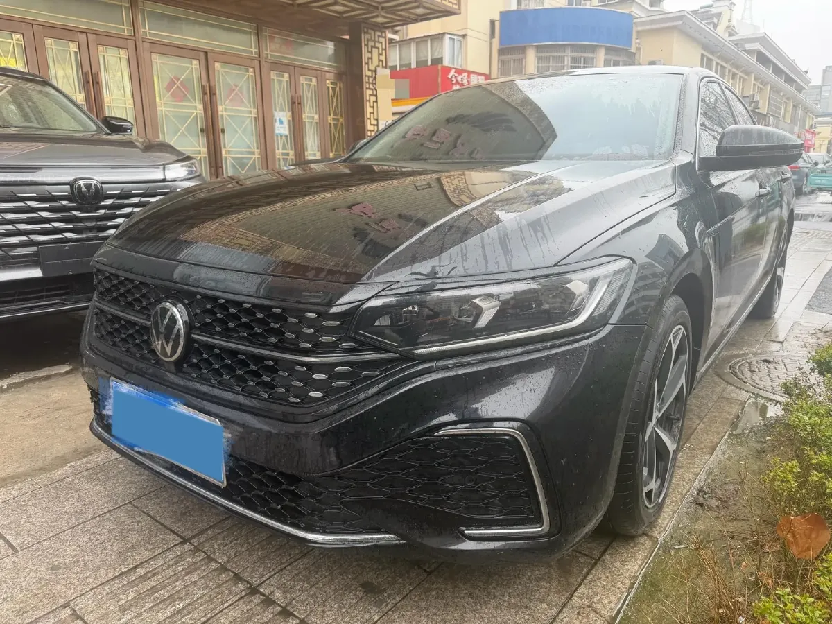 2024 Volkswagen Passat 2.0T 220HP L4 7DCT,autocango,china used car exporter,china ev exporter,chinese used car exporter,chinese used ev exporter