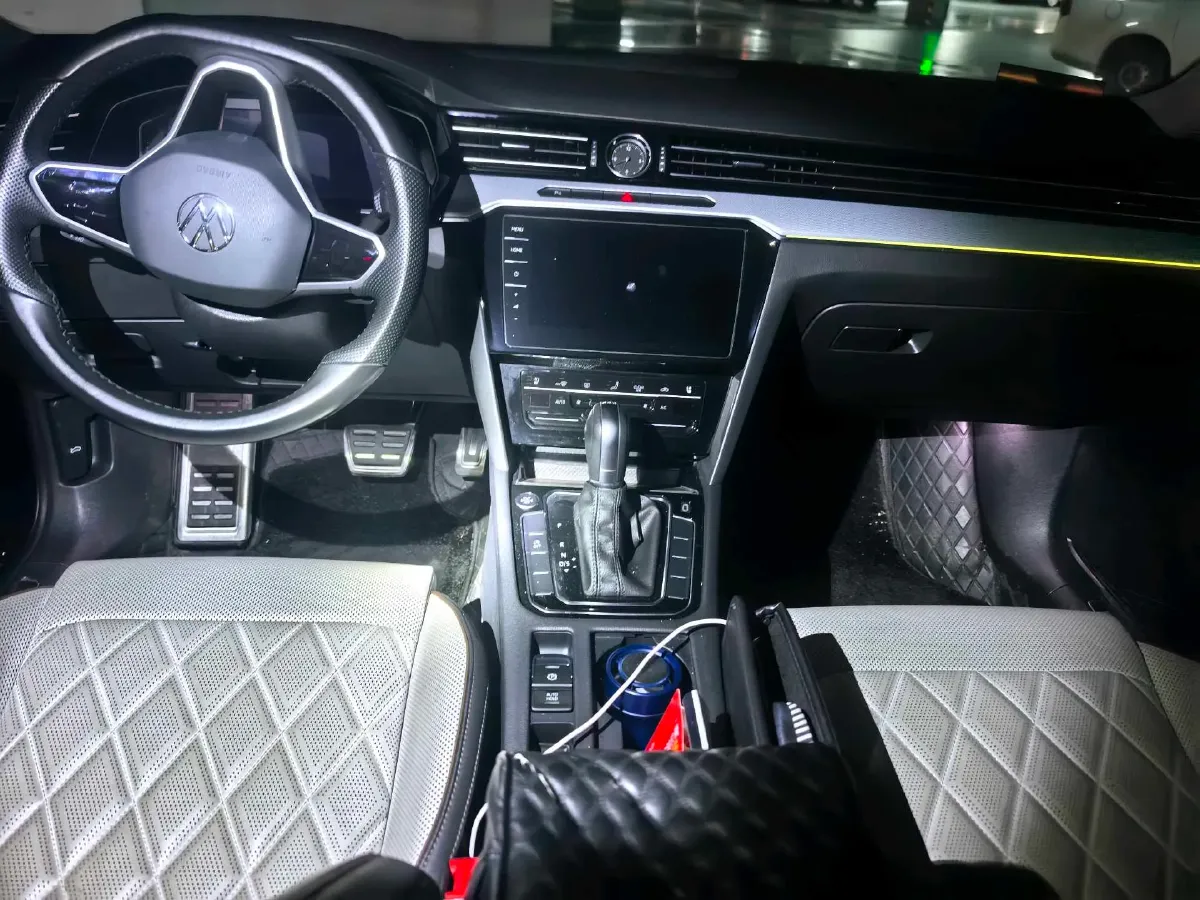 2024 Volkswagen Magotan 2.0T 186HP L4 7DCT,autocango,china used car exporter,china ev exporter,chinese used car exporter,chinese used ev exporter