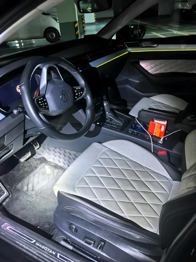 2024 Volkswagen Magotan 2.0T 186HP L4 7DCT,autocango,china used car exporter,china ev exporter,chinese used car exporter,chinese used ev exporter
