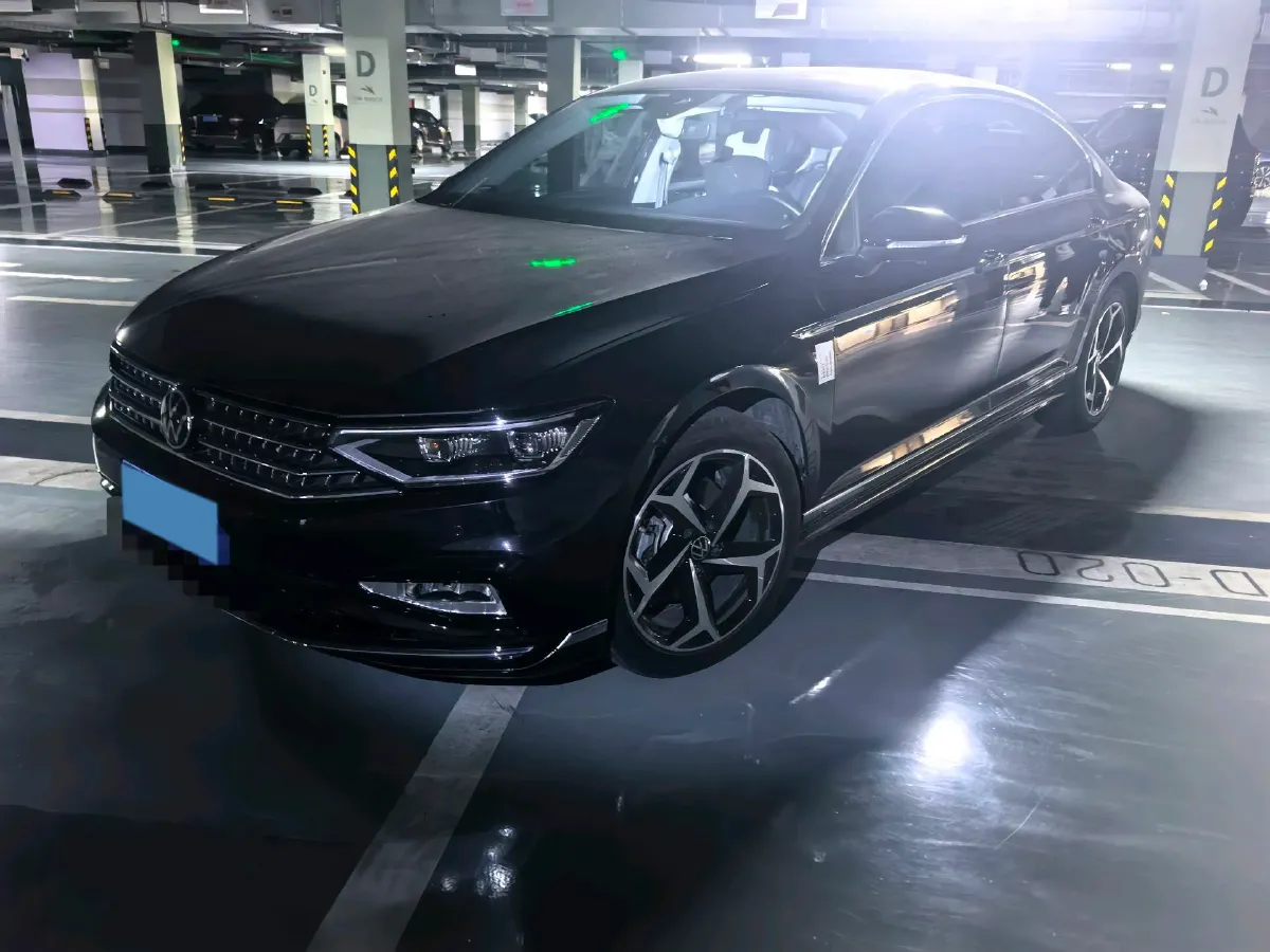 2024 Volkswagen Magotan 2.0T 186HP L4 7DCT,autocango,china used car exporter,china ev exporter,chinese used car exporter,chinese used ev exporter