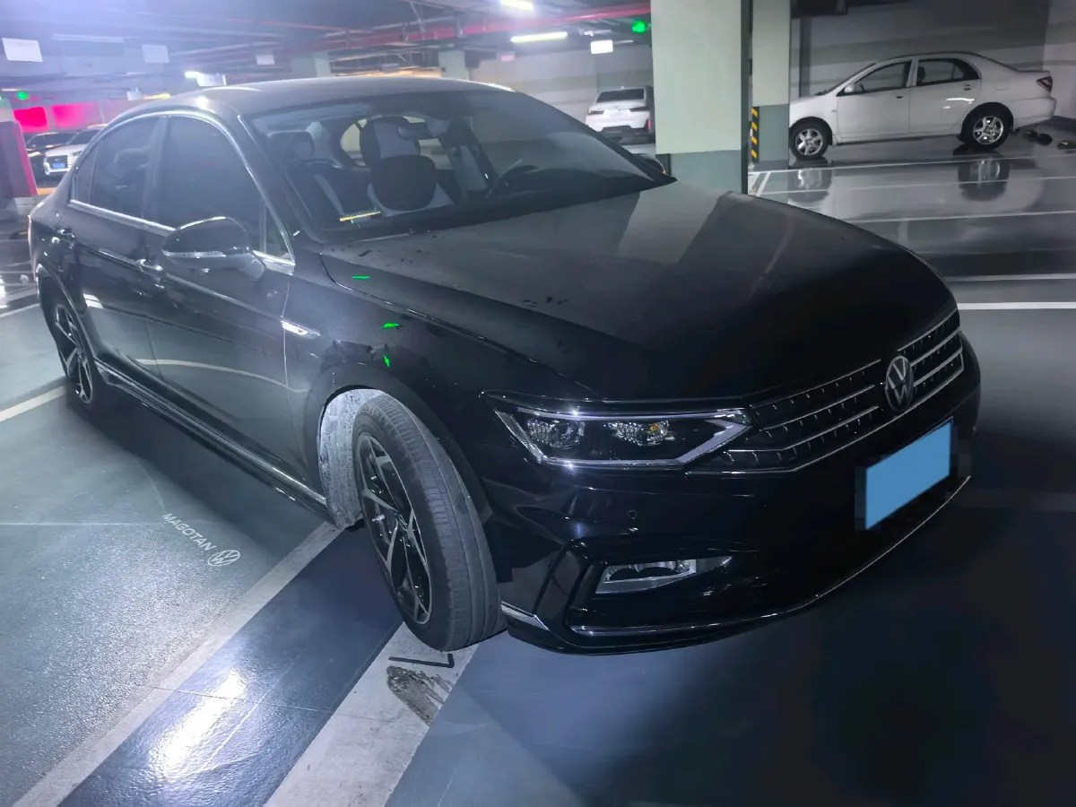 2024 Volkswagen Magotan 2.0T 186HP L4 7DCT,autocango,china used car exporter,china ev exporter,chinese used car exporter,chinese used ev exporter