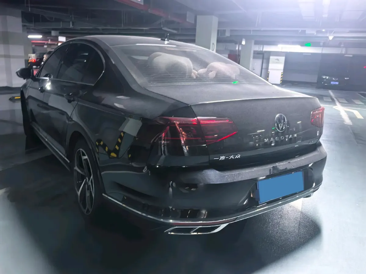 2024 Volkswagen Magotan 2.0T 186HP L4 7DCT,autocango,china used car exporter,china ev exporter,chinese used car exporter,chinese used ev exporter