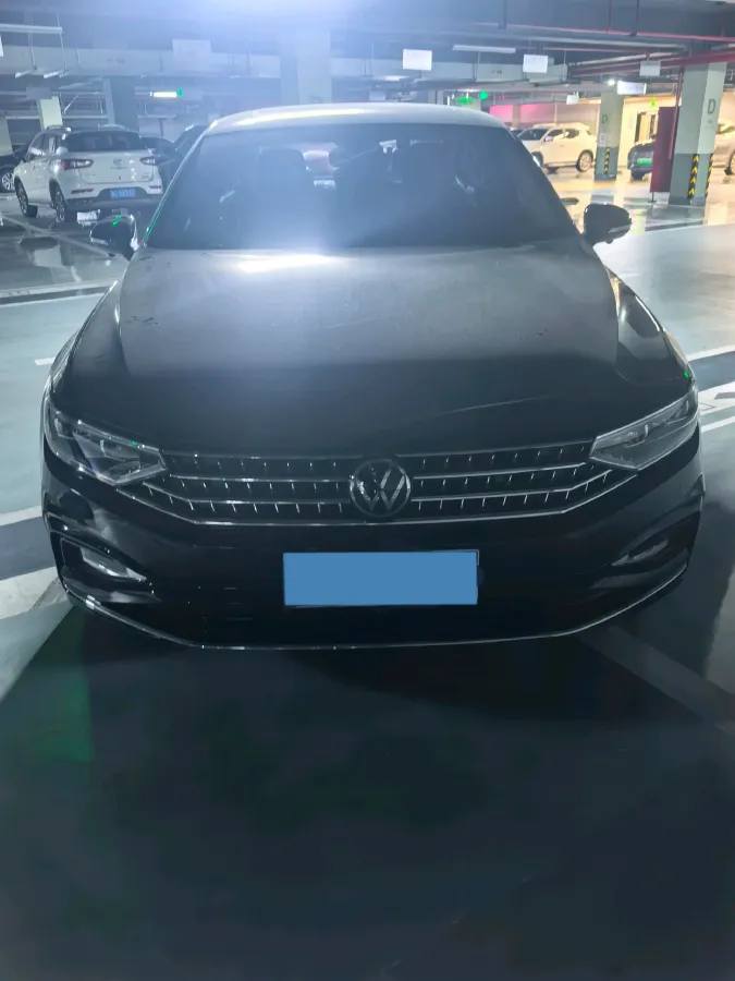 2024 Volkswagen Magotan 2.0T 186HP L4 7DCT,autocango,china used car exporter,china ev exporter,chinese used car exporter,chinese used ev exporter