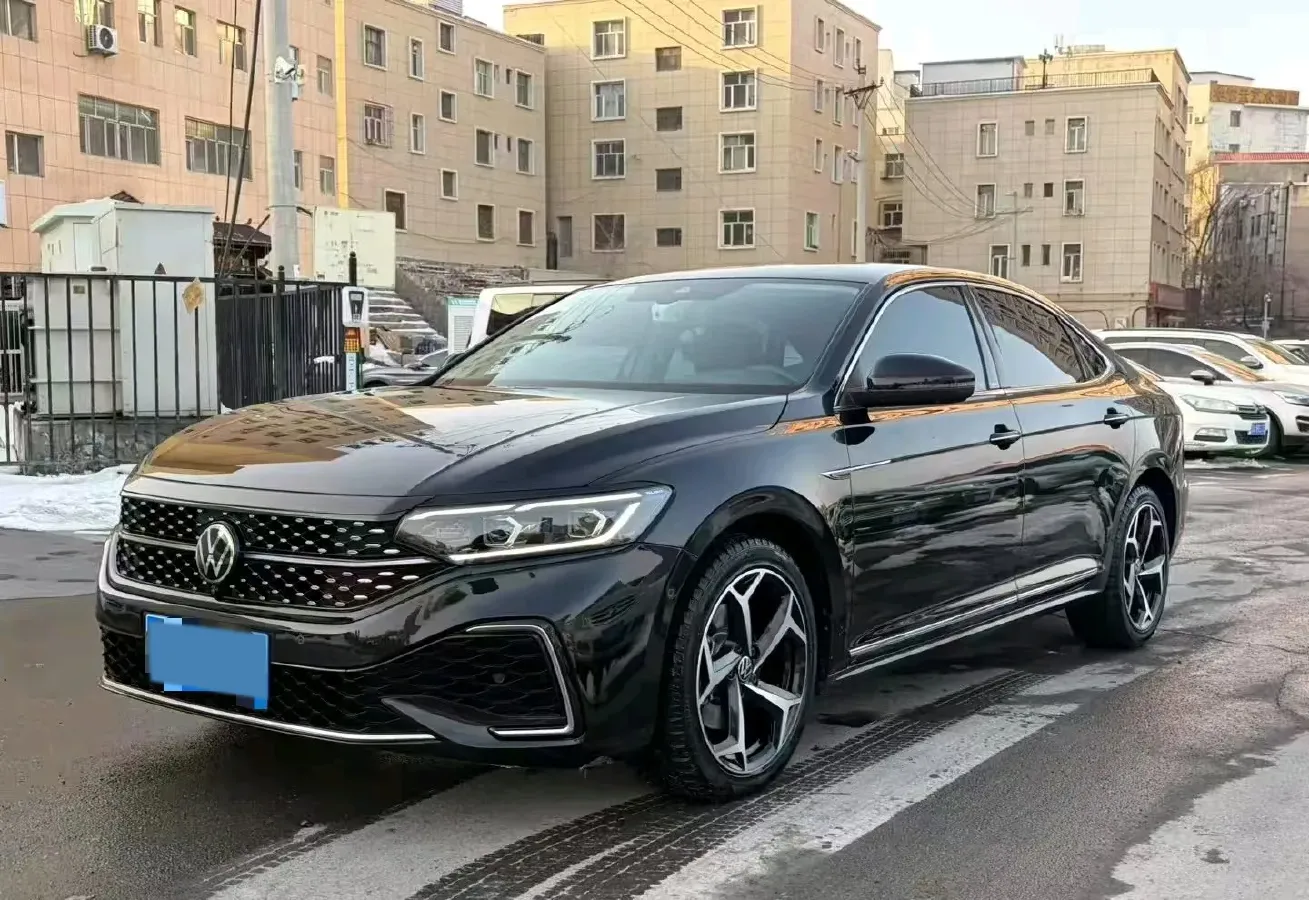 2024 Volkswagen Passat 2.0T 220HP L4 7DCT,autocango,china used car exporter,china ev exporter,chinese used car exporter,chinese used ev exporter
