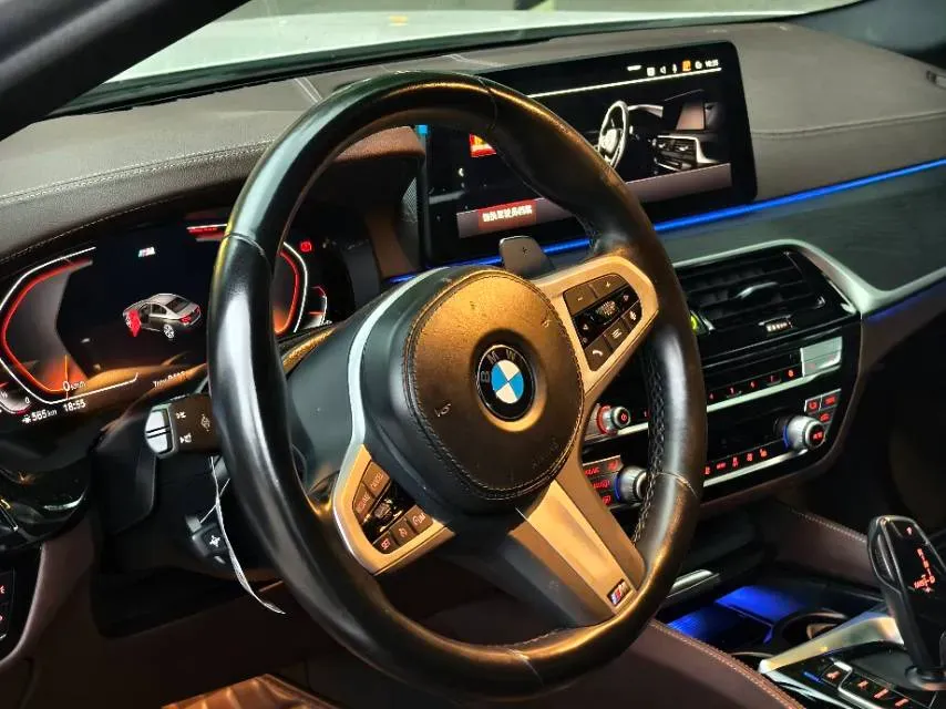 2022 BMW 5 Series 2.0T 252HP L4 8AT,autocango,china used car exporter,china ev exporter,chinese used car exporter,chinese used ev exporter