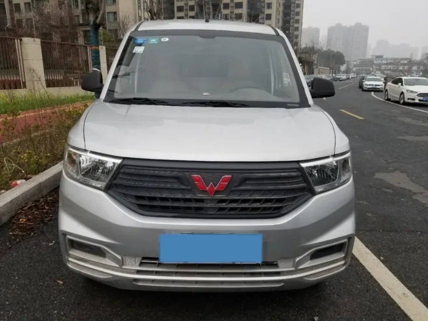2019 WuLing HongGuang V 1.5L 99HP L4 6MT,autocango,china used car exporter,china ev exporter,chinese used car exporter,chinese used ev exporter