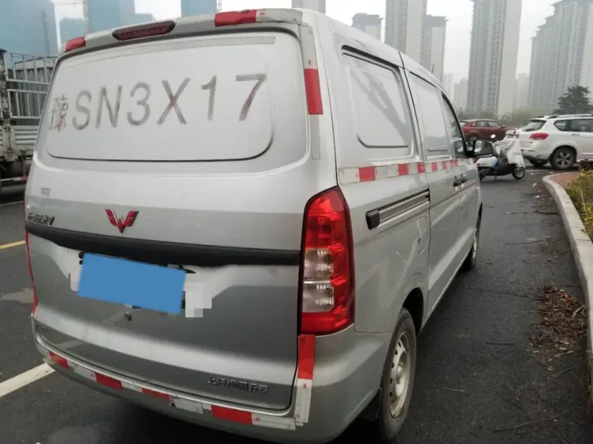 2019 WuLing HongGuang V 1.5L 99HP L4 6MT,autocango,china used car exporter,china ev exporter,chinese used car exporter,chinese used ev exporter