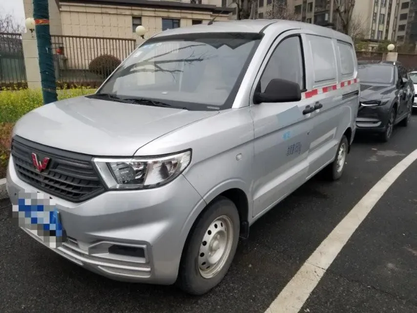 2019 WuLing HongGuang V 1.5L 99HP L4 6MT,autocango,china used car exporter,china ev exporter,chinese used car exporter,chinese used ev exporter