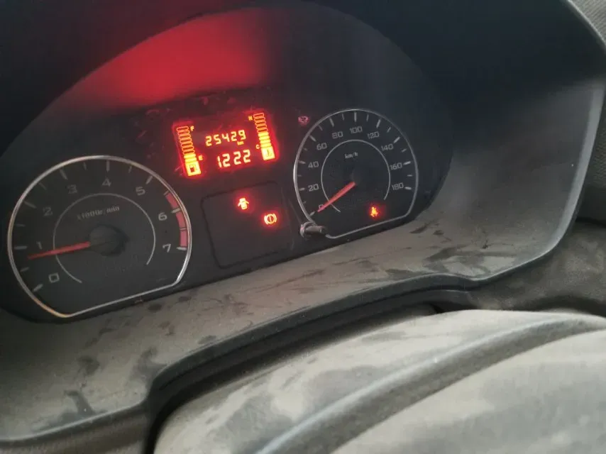 2019 WuLing HongGuang V 1.5L 99HP L4 6MT,autocango,china used car exporter,china ev exporter,chinese used car exporter,chinese used ev exporter