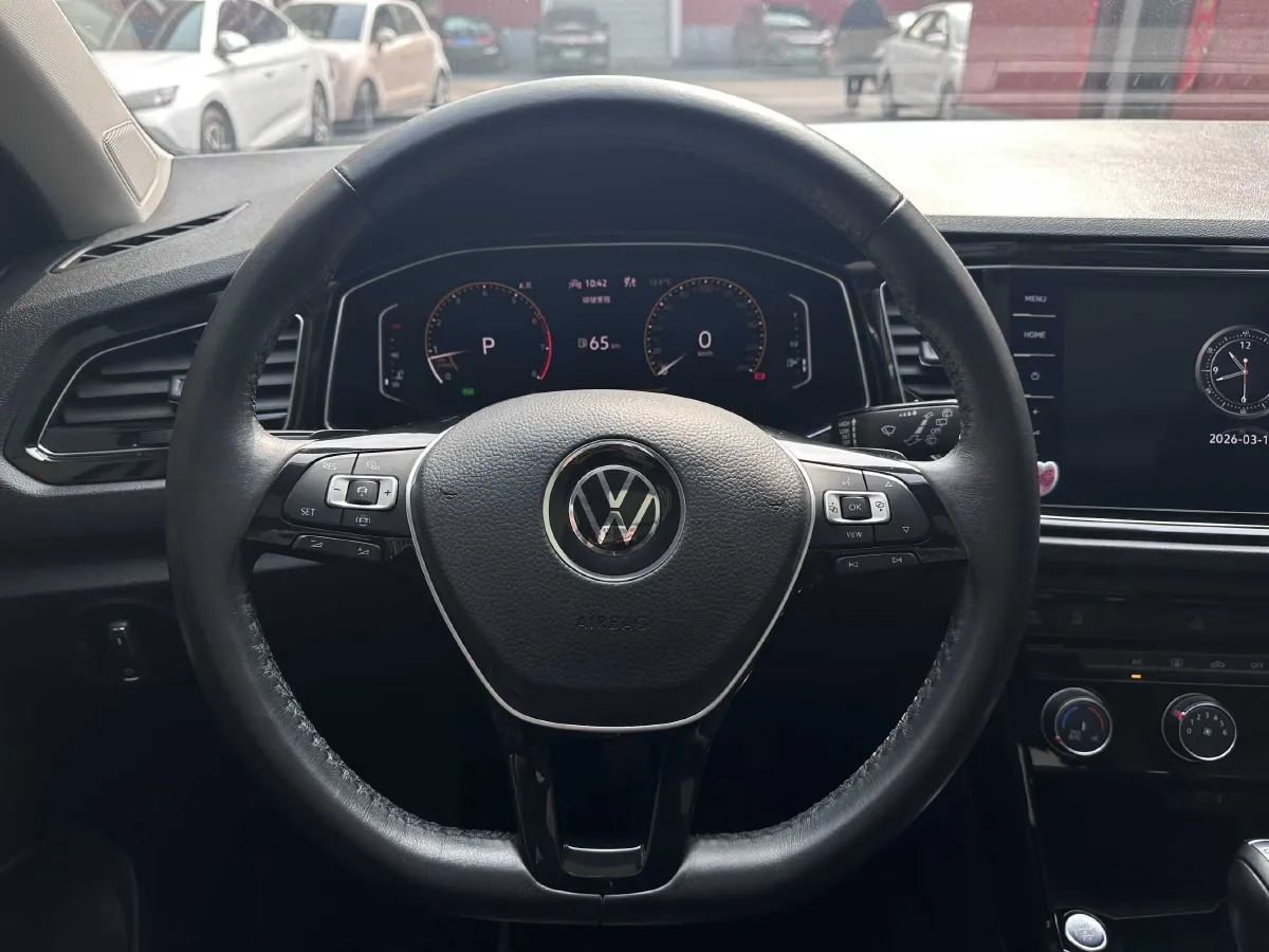 2022 Volkswagen T-Roc 1.4T 150HP L4 7DCT,autocango,china used car exporter,china ev exporter,chinese used car exporter,chinese used ev exporter