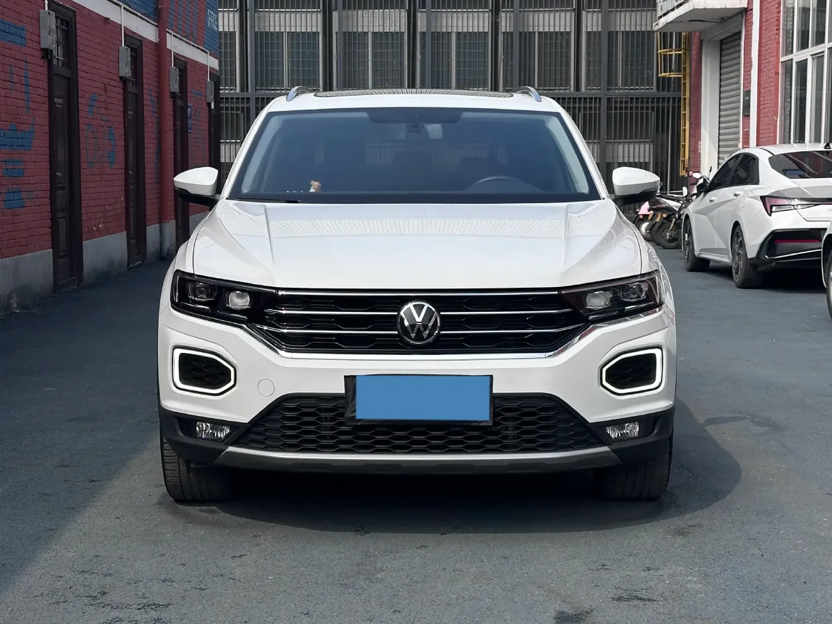 2022 Volkswagen T-Roc 1.4T 150HP L4 7DCT,autocango,china used car exporter,china ev exporter,chinese used car exporter,chinese used ev exporter