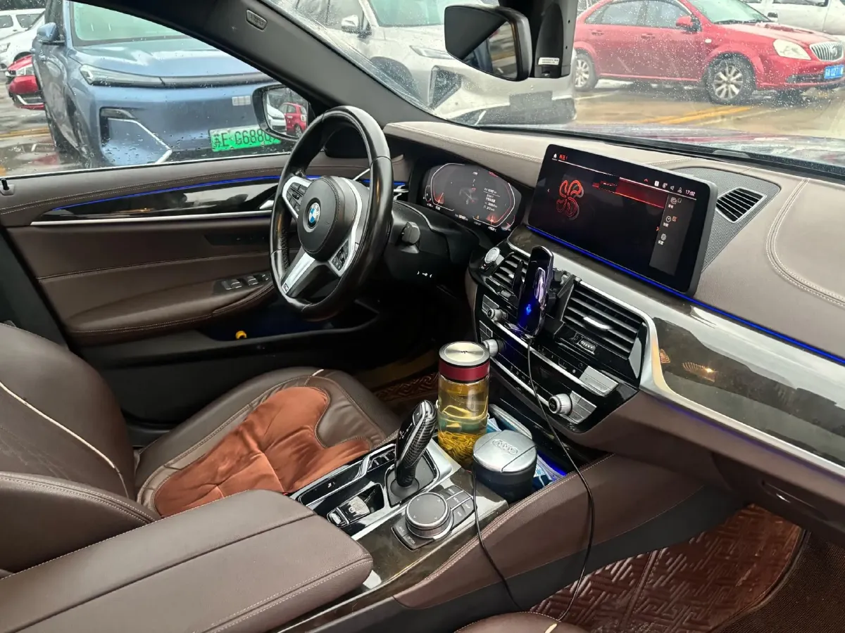 2021 BMW 5 Series 2.0T 184HP L4 8AT,autocango,china used car exporter,china ev exporter,chinese used car exporter,chinese used ev exporter