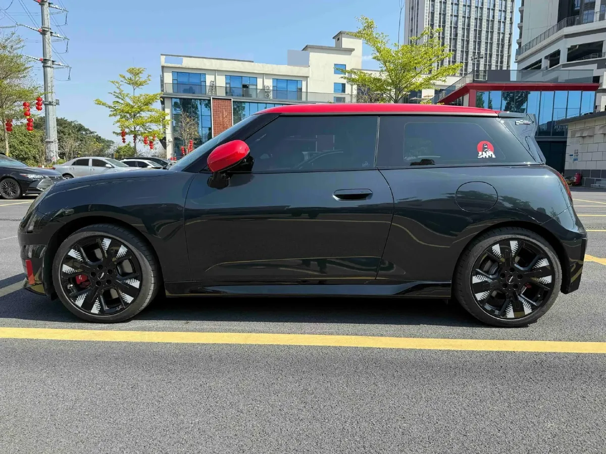 2025 MINI JCW 2.0T 231HP L4 7DCT,autocango,china used car exporter,china ev exporter,chinese used car exporter,chinese used ev exporter