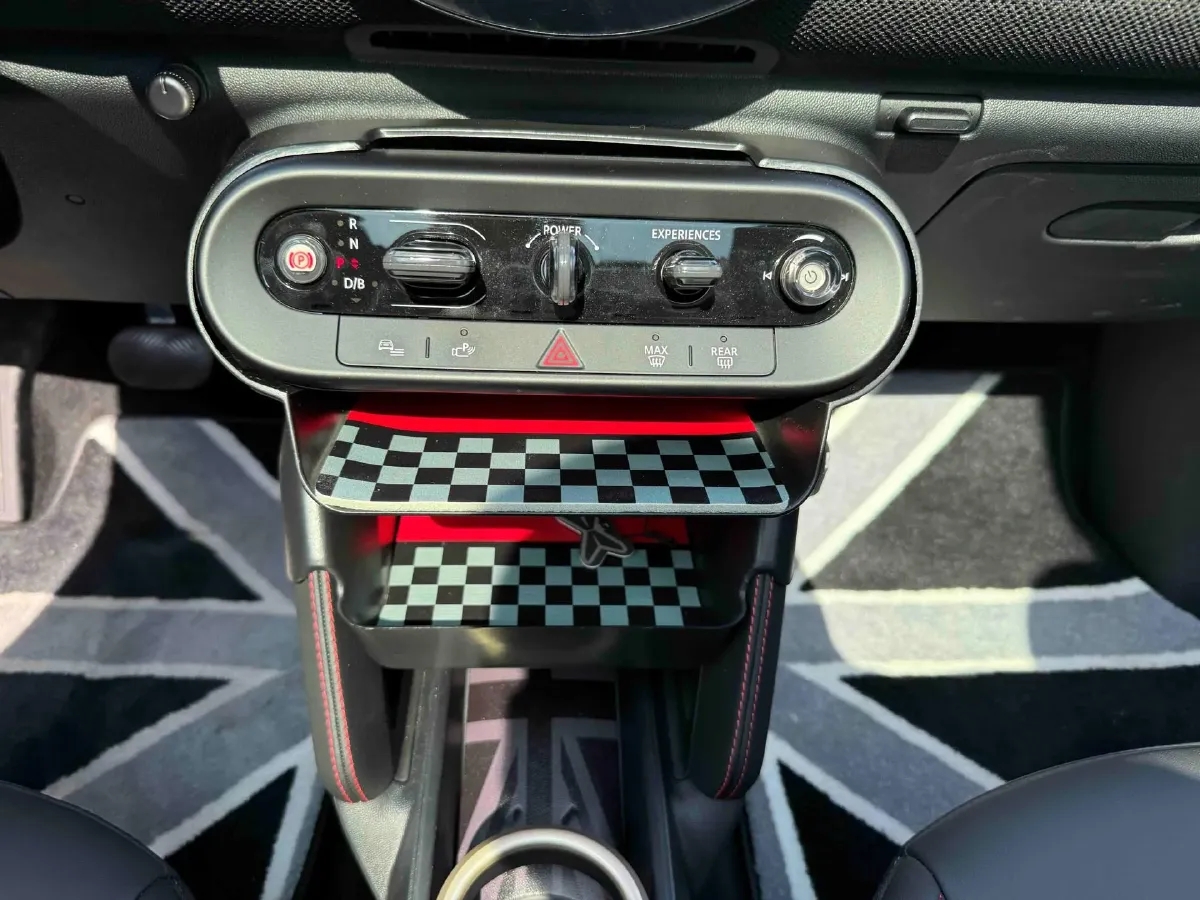 2025 MINI JCW 2.0T 231HP L4 7DCT,autocango,china used car exporter,china ev exporter,chinese used car exporter,chinese used ev exporter