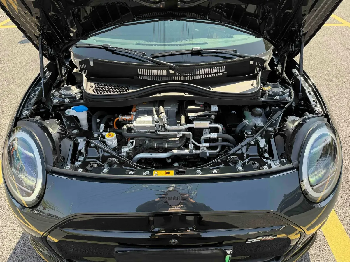 2025 MINI JCW 2.0T 231HP L4 7DCT,autocango,china used car exporter,china ev exporter,chinese used car exporter,chinese used ev exporter