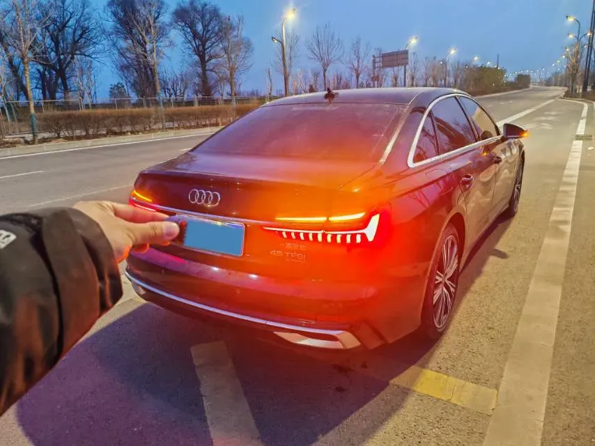 2023 Audi A6L 2.0T 245HP L4 7DCT,autocango,china used car exporter,china ev exporter,chinese used car exporter,chinese used ev exporter