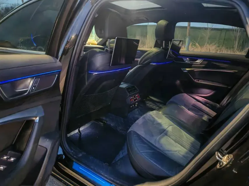 2023 Audi A6L 2.0T 245HP L4 7DCT,autocango,china used car exporter,china ev exporter,chinese used car exporter,chinese used ev exporter