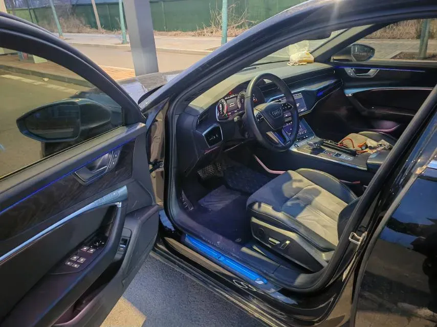 2023 Audi A6L 2.0T 245HP L4 7DCT,autocango,china used car exporter,china ev exporter,chinese used car exporter,chinese used ev exporter