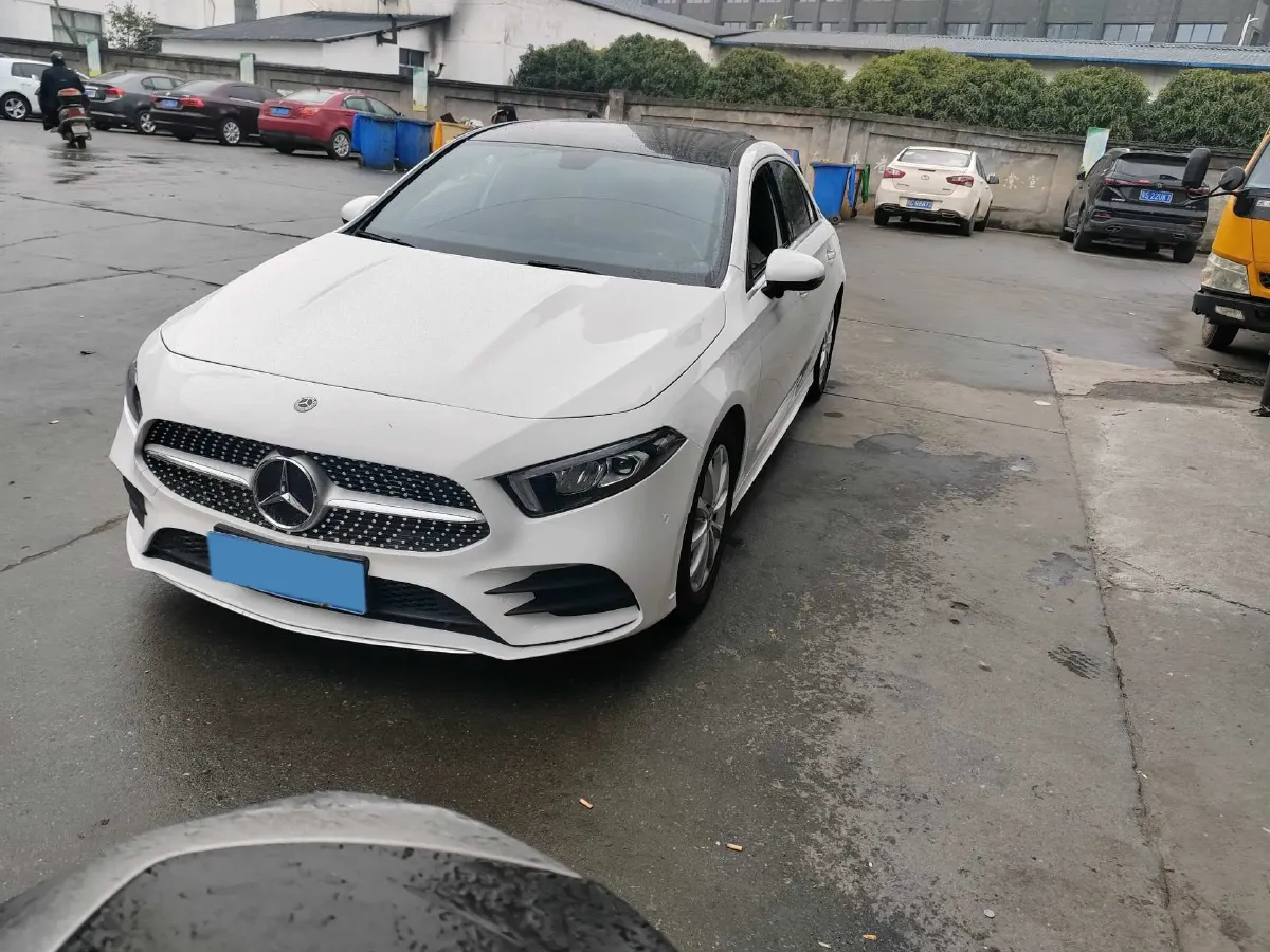 2021 Mercedes-Benz A Class 1.3T 163HP L4 7DCT,autocango,china used car exporter,china ev exporter,chinese used car exporter,chinese used ev exporter