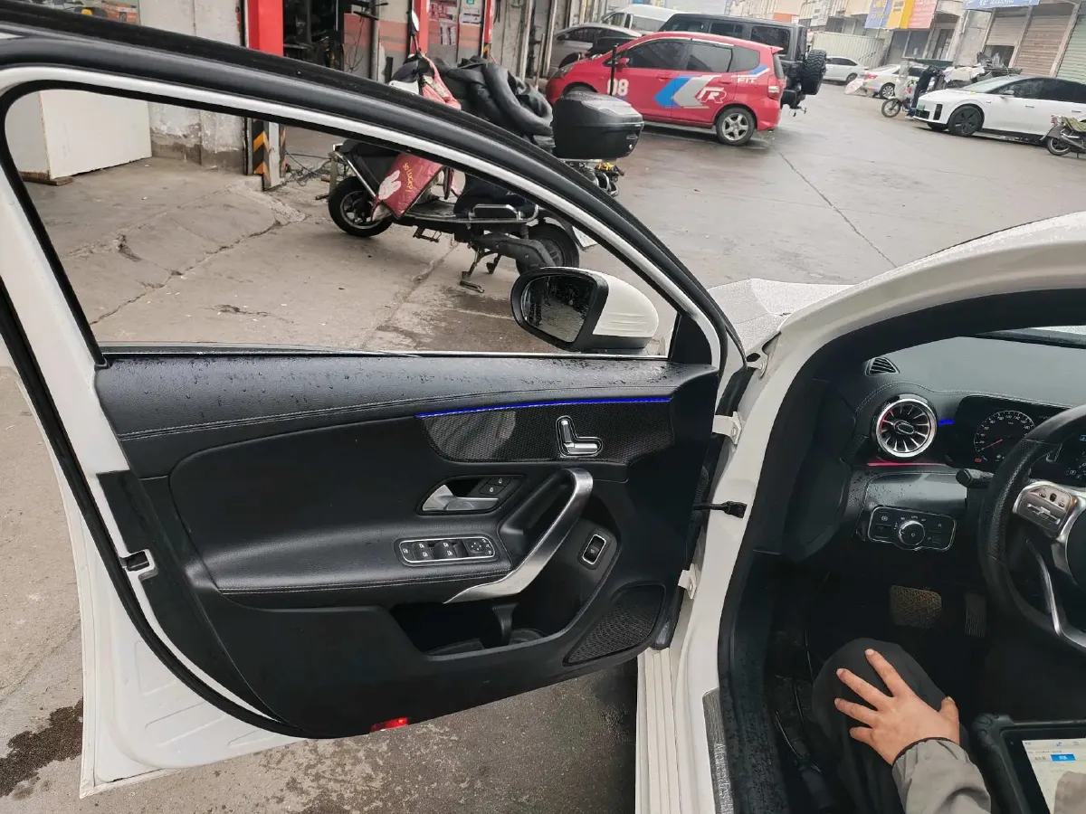 2021 Mercedes-Benz A Class 1.3T 163HP L4 7DCT,autocango,china used car exporter,china ev exporter,chinese used car exporter,chinese used ev exporter