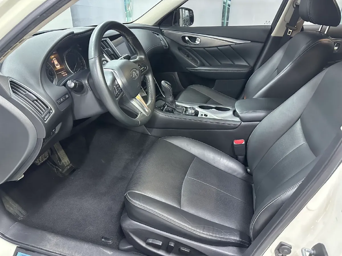 2018 Jeep Grand Commander 2.0T 265HP L4 9AT,autocango,china used car exporter,china ev exporter,chinese used car exporter,chinese used ev exporter