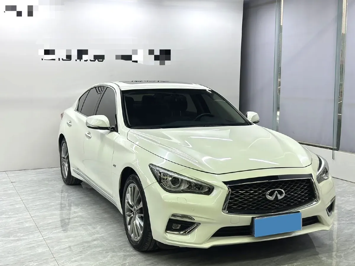 2018 Jeep Grand Commander 2.0T 265HP L4 9AT,autocango,china used car exporter,china ev exporter,chinese used car exporter,chinese used ev exporter