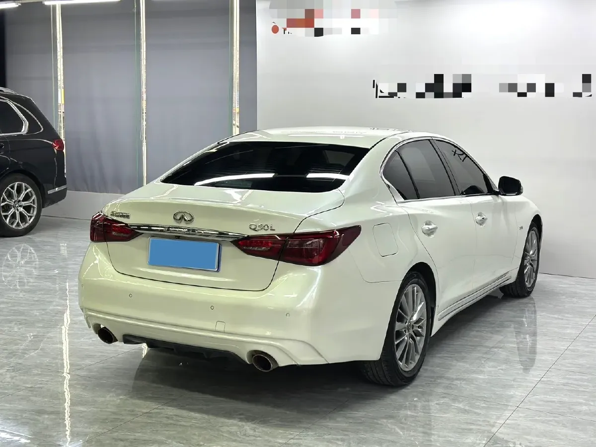 2018 Jeep Grand Commander 2.0T 265HP L4 9AT,autocango,china used car exporter,china ev exporter,chinese used car exporter,chinese used ev exporter