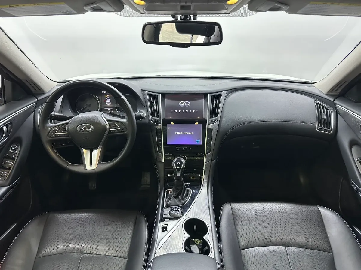 2018 Jeep Grand Commander 2.0T 265HP L4 9AT,autocango,china used car exporter,china ev exporter,chinese used car exporter,chinese used ev exporter