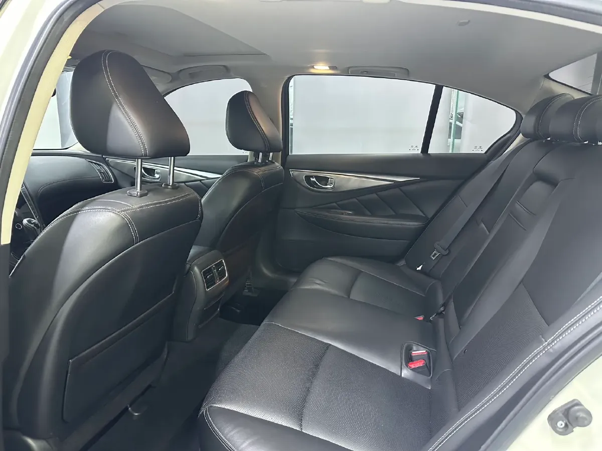 2018 Jeep Grand Commander 2.0T 265HP L4 9AT,autocango,china used car exporter,china ev exporter,chinese used car exporter,chinese used ev exporter