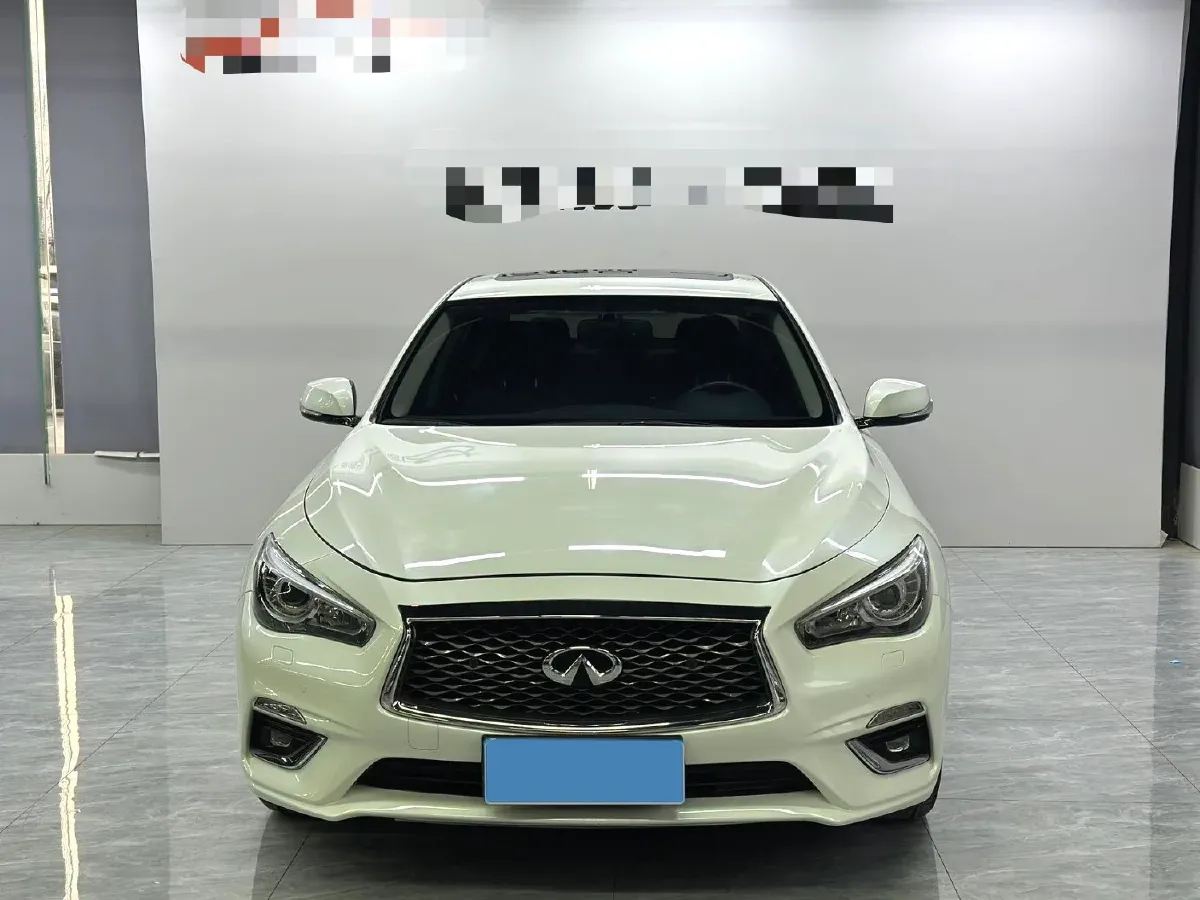 2018 Jeep Grand Commander 2.0T 265HP L4 9AT,autocango,china used car exporter,china ev exporter,chinese used car exporter,chinese used ev exporter