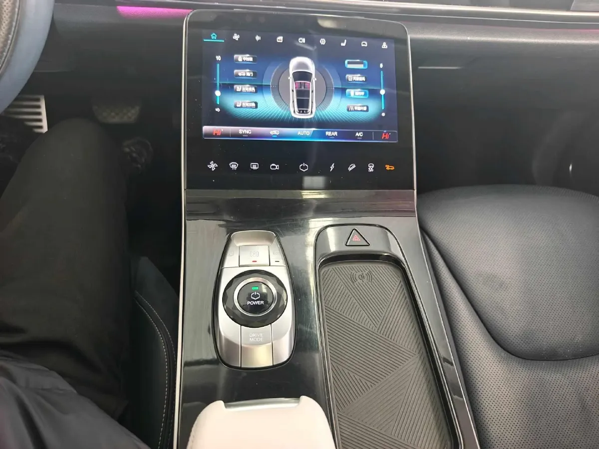 2022 ARCFOX αT BEV 93.6KWH,autocango,china used car exporter,china ev exporter,chinese used car exporter,chinese used ev exporter