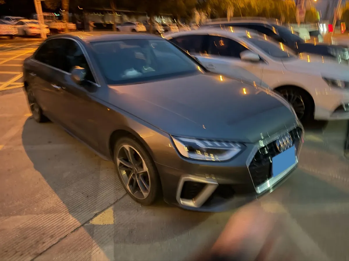 2022 Audi A4L 2.0T 190HP L4 7DCT,autocango,china used car exporter,china ev exporter,chinese used car exporter,chinese used ev exporter