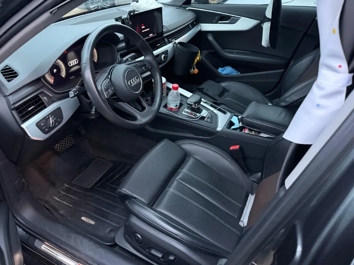 2022 Audi A4L 2.0T 190HP L4 7DCT,autocango,china used car exporter,china ev exporter,chinese used car exporter,chinese used ev exporter