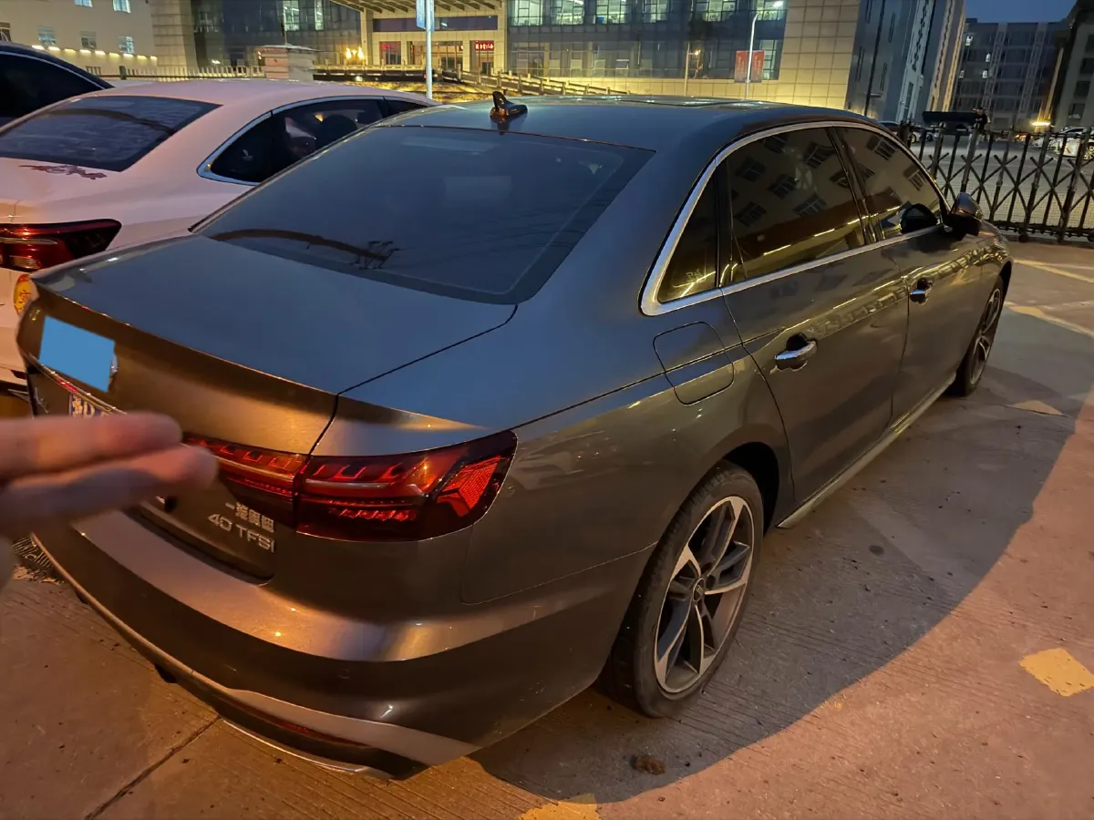 2022 Audi A4L 2.0T 190HP L4 7DCT,autocango,china used car exporter,china ev exporter,chinese used car exporter,chinese used ev exporter