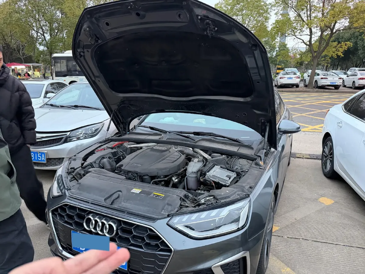 2022 Audi A4L 2.0T 190HP L4 7DCT,autocango,china used car exporter,china ev exporter,chinese used car exporter,chinese used ev exporter