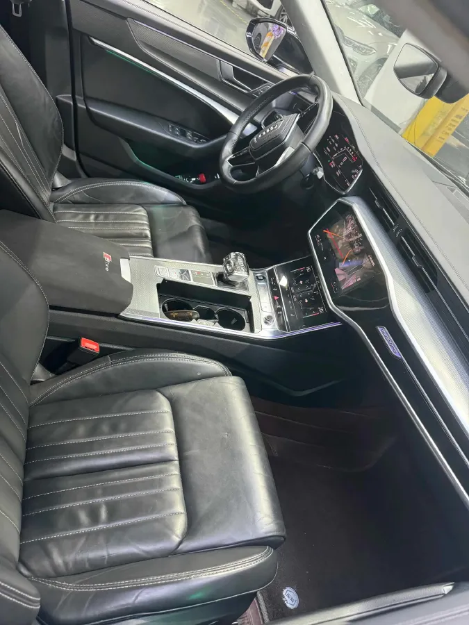 2023 Audi A6L 2.0T 245HP L4 7DCT,autocango,china used car exporter,china ev exporter,chinese used car exporter,chinese used ev exporter