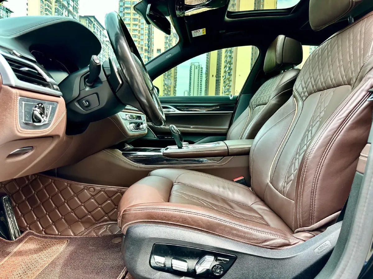 2021 BMW 7 Series 2.0T 265HP L4 8AT,autocango,china used car exporter,china ev exporter,chinese used car exporter,chinese used ev exporter