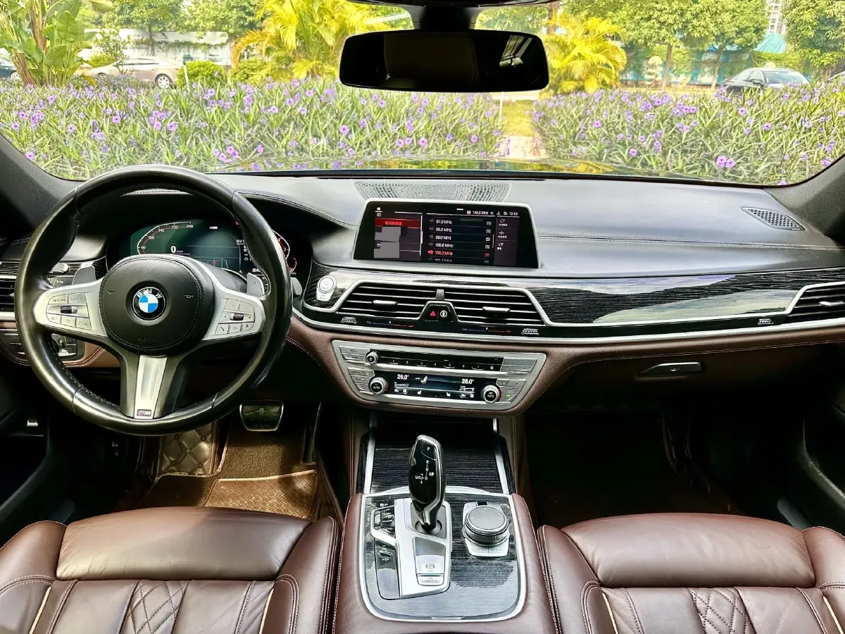 2021 BMW 7 Series 2.0T 265HP L4 8AT,autocango,china used car exporter,china ev exporter,chinese used car exporter,chinese used ev exporter
