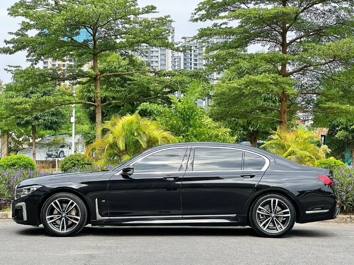 2021 BMW 7 Series 2.0T 265HP L4 8AT,autocango,china used car exporter,china ev exporter,chinese used car exporter,chinese used ev exporter