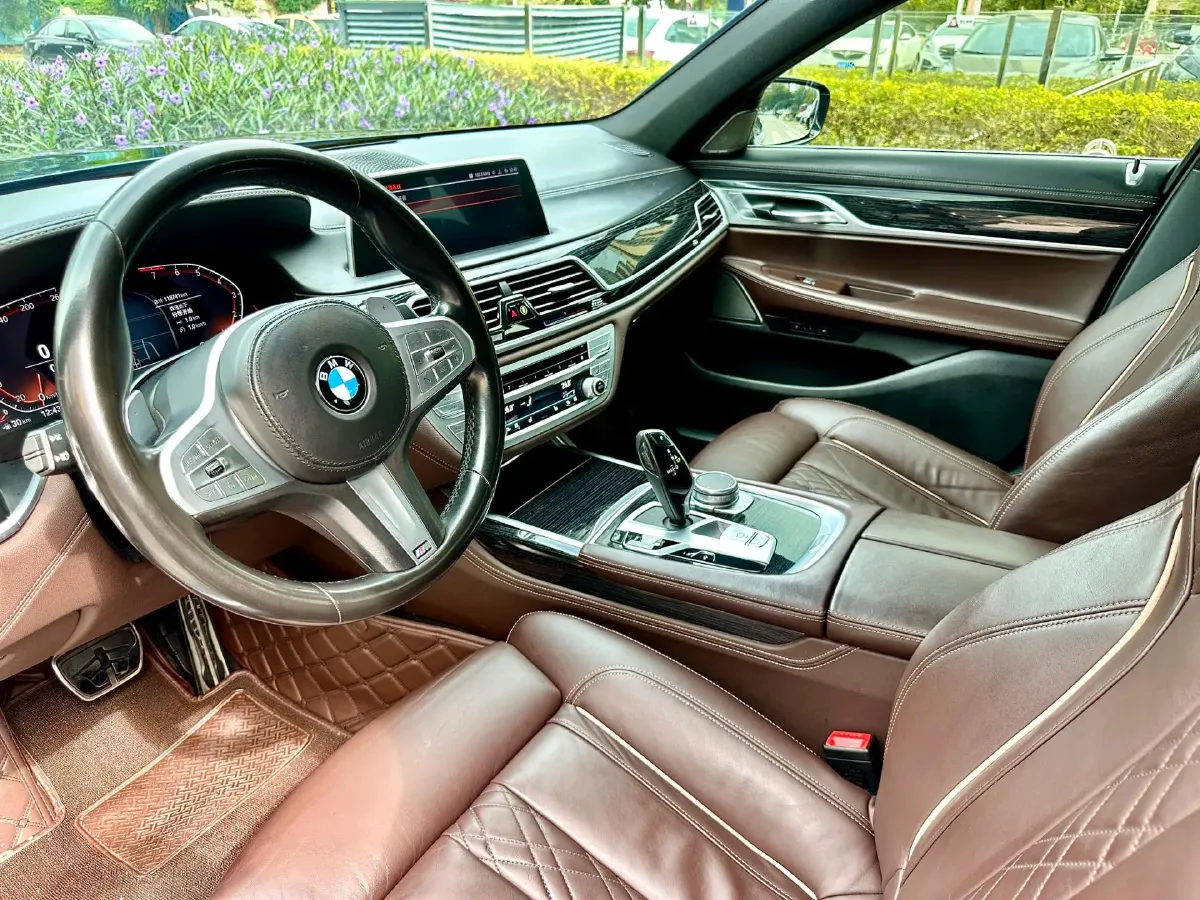 2021 BMW 7 Series 2.0T 265HP L4 8AT,autocango,china used car exporter,china ev exporter,chinese used car exporter,chinese used ev exporter
