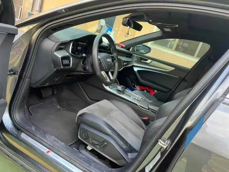 2021 Audi A6L 2.0T 190HP L4 7DCT,autocango,china used car exporter,china ev exporter,chinese used car exporter,chinese used ev exporter