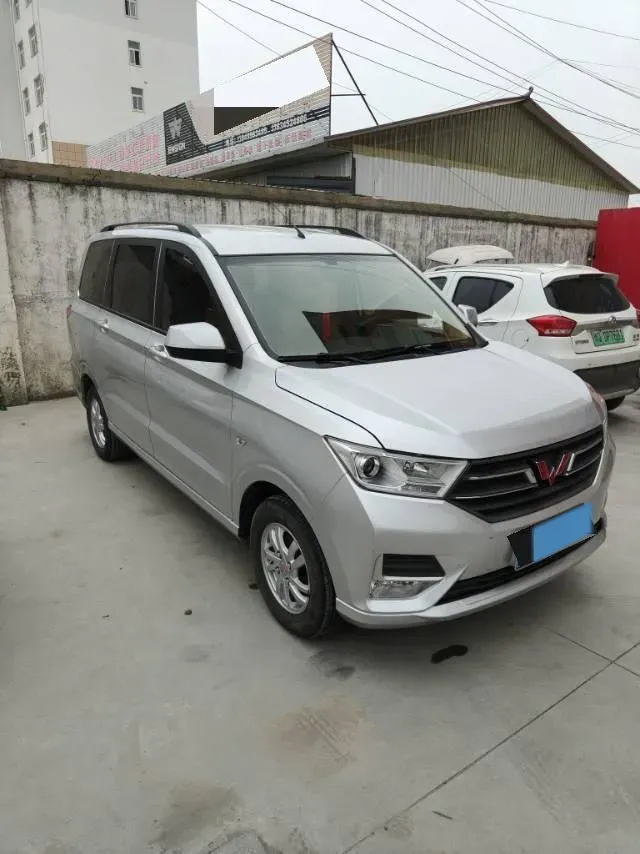 2021 WuLing HongGuang 1.5L 99HP L4 6MT,autocango,china used car exporter,china ev exporter,chinese used car exporter,chinese used ev exporter