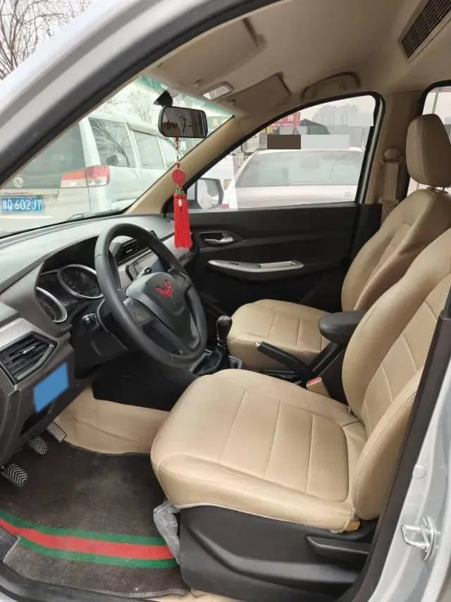 2021 WuLing HongGuang 1.5L 99HP L4 6MT,autocango,china used car exporter,china ev exporter,chinese used car exporter,chinese used ev exporter