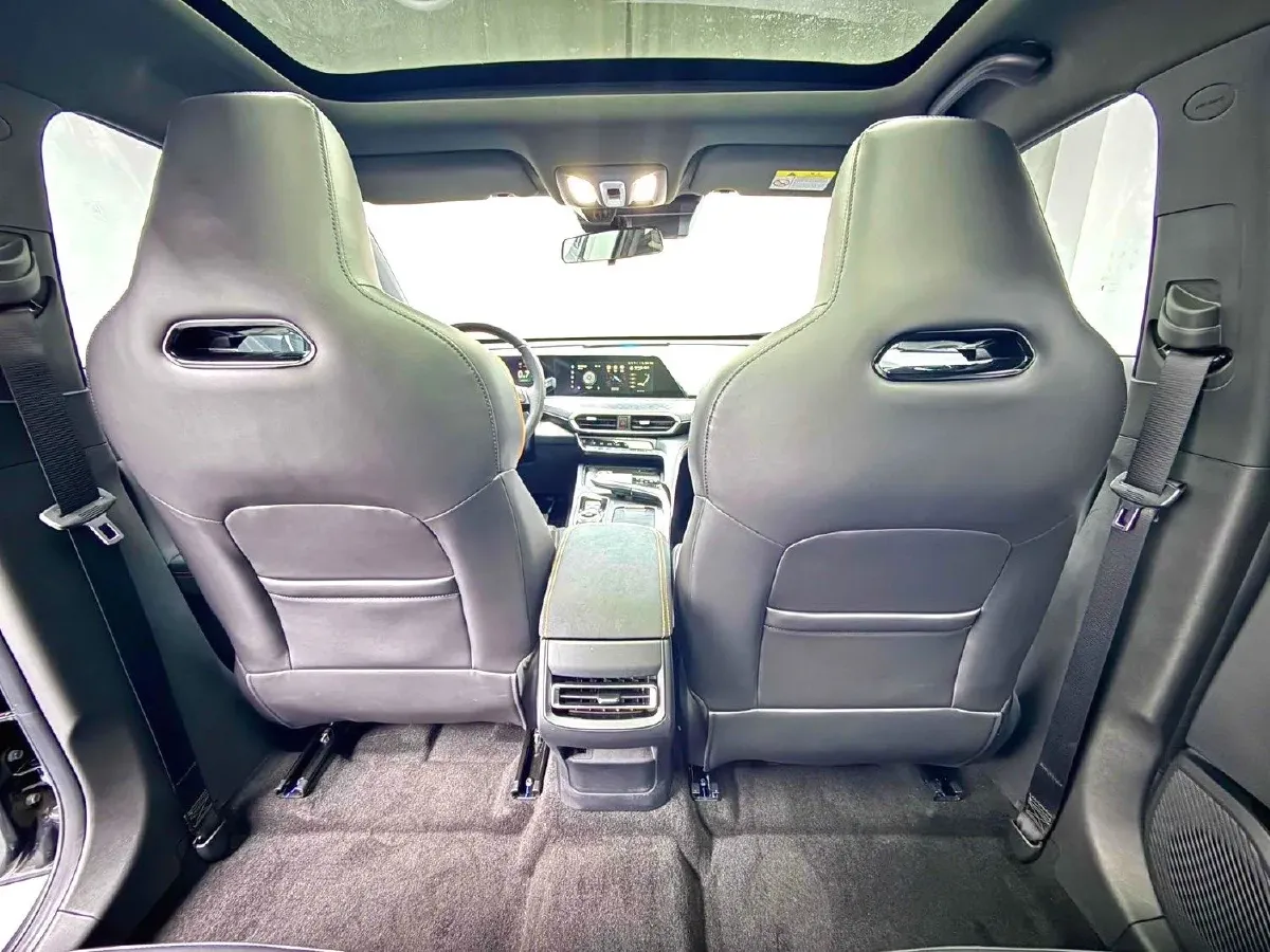 2022 ChangAn UNI-T 1.5T 188HP L4 7DCT,autocango,china used car exporter,china ev exporter,chinese used car exporter,chinese used ev exporter