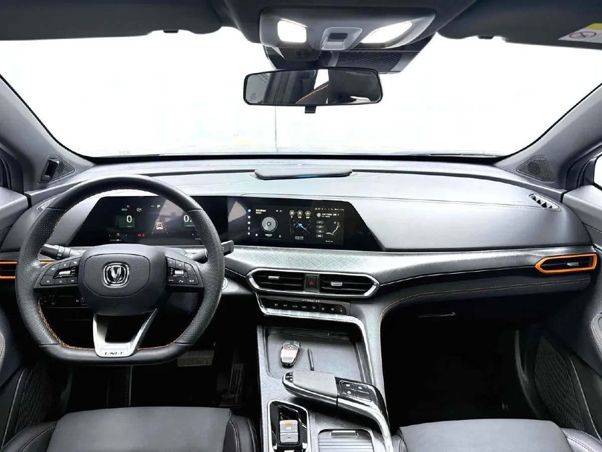 2022 ChangAn UNI-T 1.5T 188HP L4 7DCT,autocango,china used car exporter,china ev exporter,chinese used car exporter,chinese used ev exporter