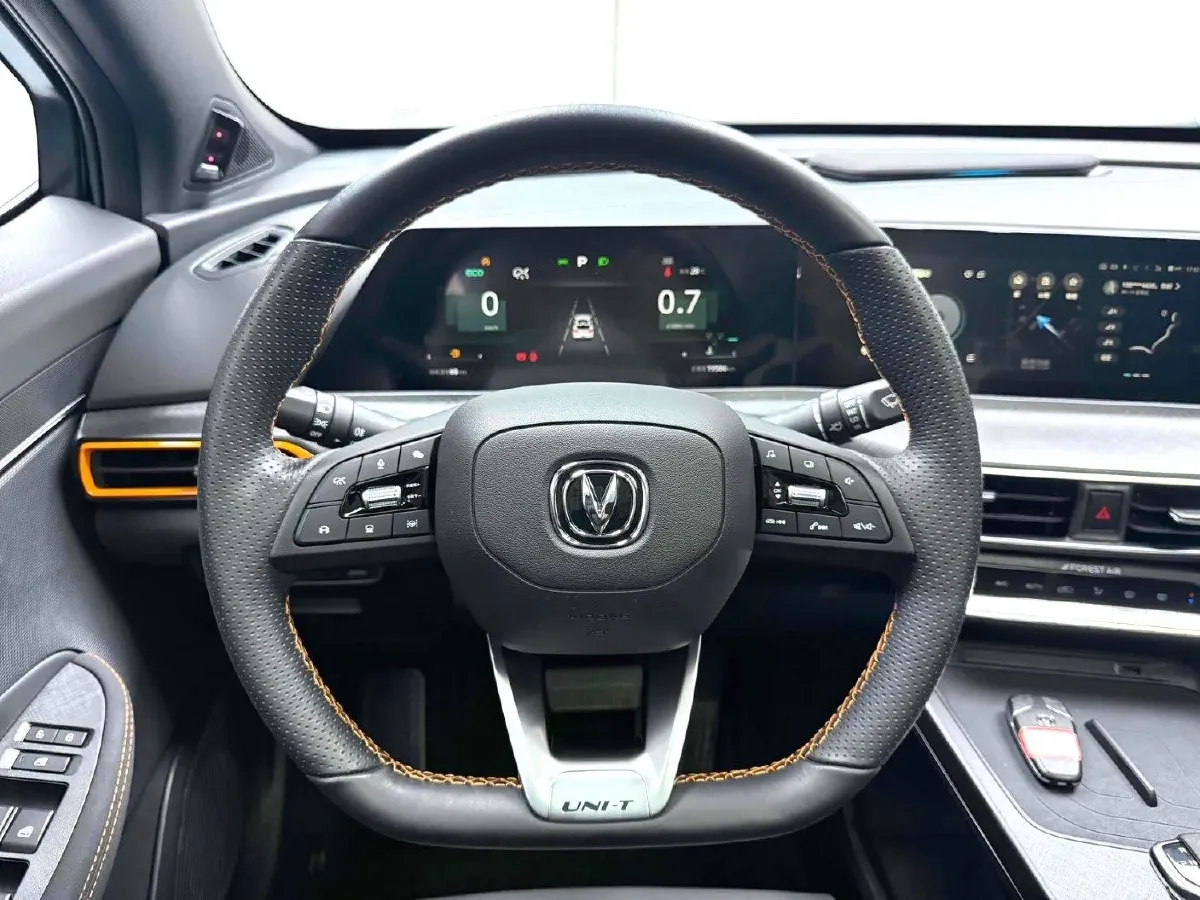 2022 ChangAn UNI-T 1.5T 188HP L4 7DCT,autocango,china used car exporter,china ev exporter,chinese used car exporter,chinese used ev exporter