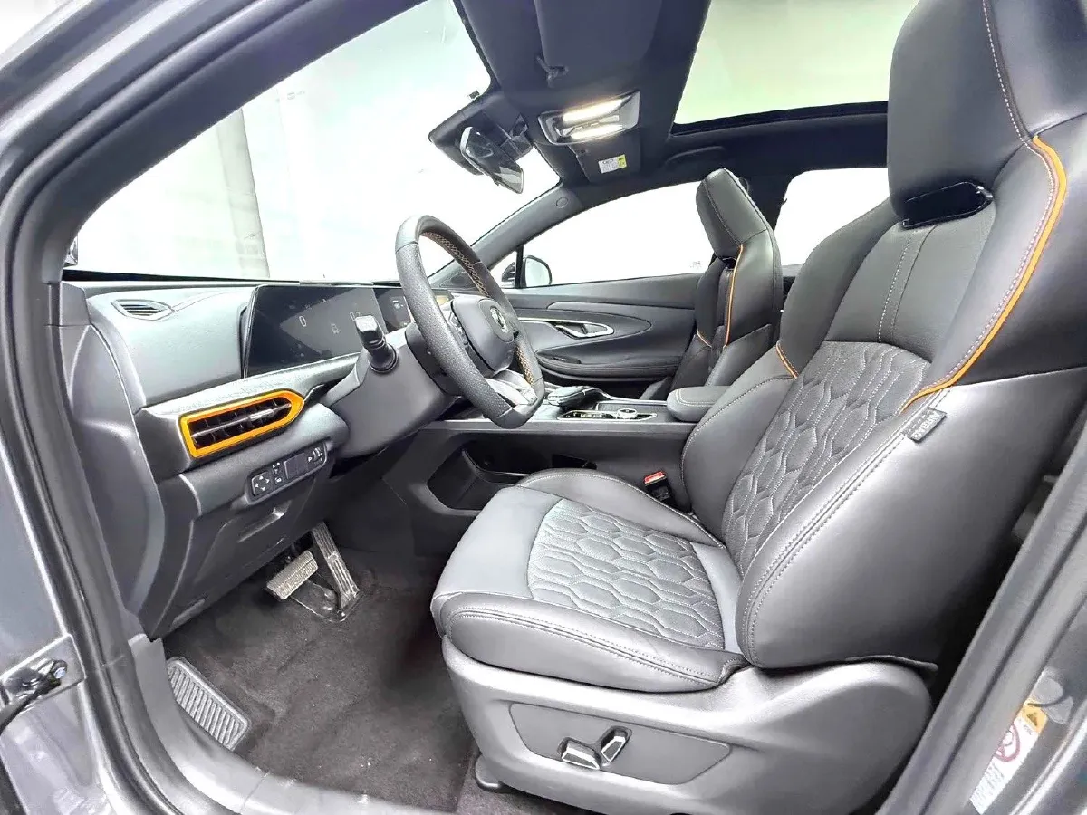 2022 ChangAn UNI-T 1.5T 188HP L4 7DCT,autocango,china used car exporter,china ev exporter,chinese used car exporter,chinese used ev exporter