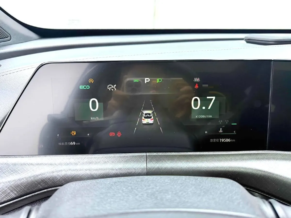 2022 ChangAn UNI-T 1.5T 188HP L4 7DCT,autocango,china used car exporter,china ev exporter,chinese used car exporter,chinese used ev exporter